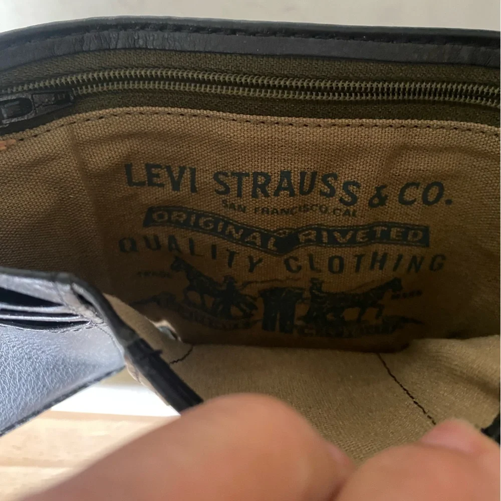 Levi's® Trifold With Zipper Mens Classic TriFold Wallet Black Leather New